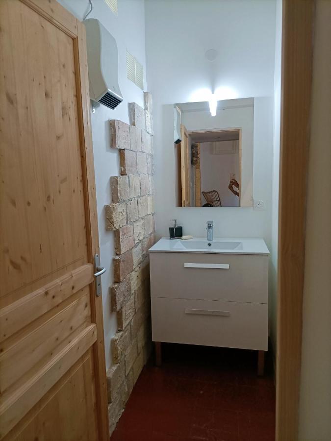 T2 Duplex "Chez Evelyne" Daire Remoulins Dış mekan fotoğraf