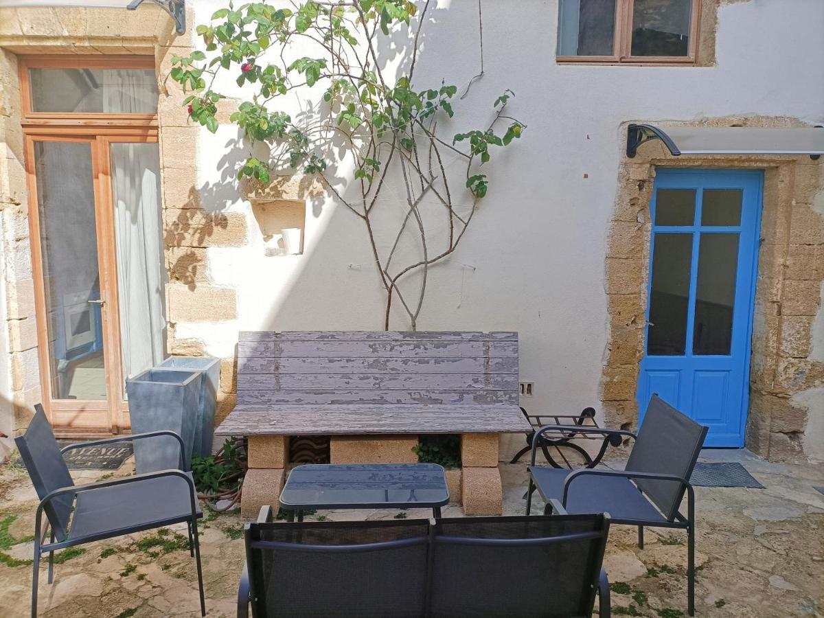 T2 Duplex "Chez Evelyne" Daire Remoulins Dış mekan fotoğraf