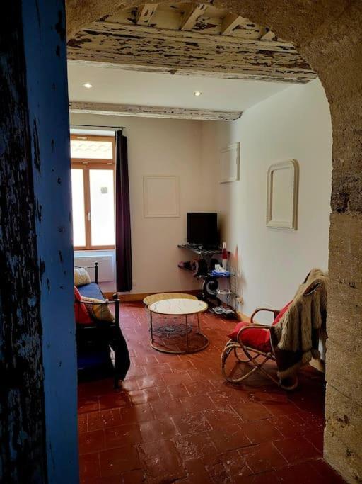T2 Duplex "Chez Evelyne" Daire Remoulins Dış mekan fotoğraf