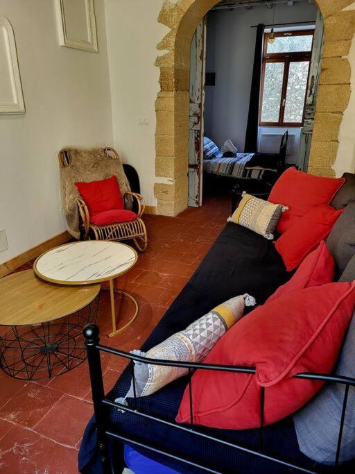 T2 Duplex "Chez Evelyne" Daire Remoulins Dış mekan fotoğraf